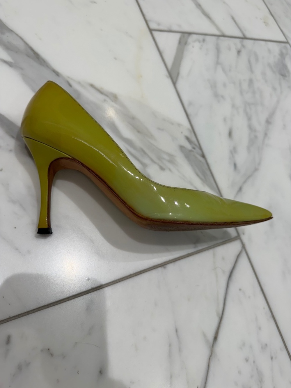 Manolo Blahnik Patent Leather Pumps Size EU35 / 5B - Picture 10 of 10
